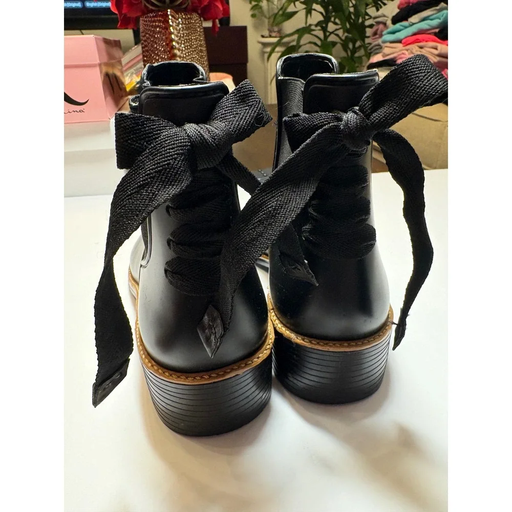 Bernardo black rubber